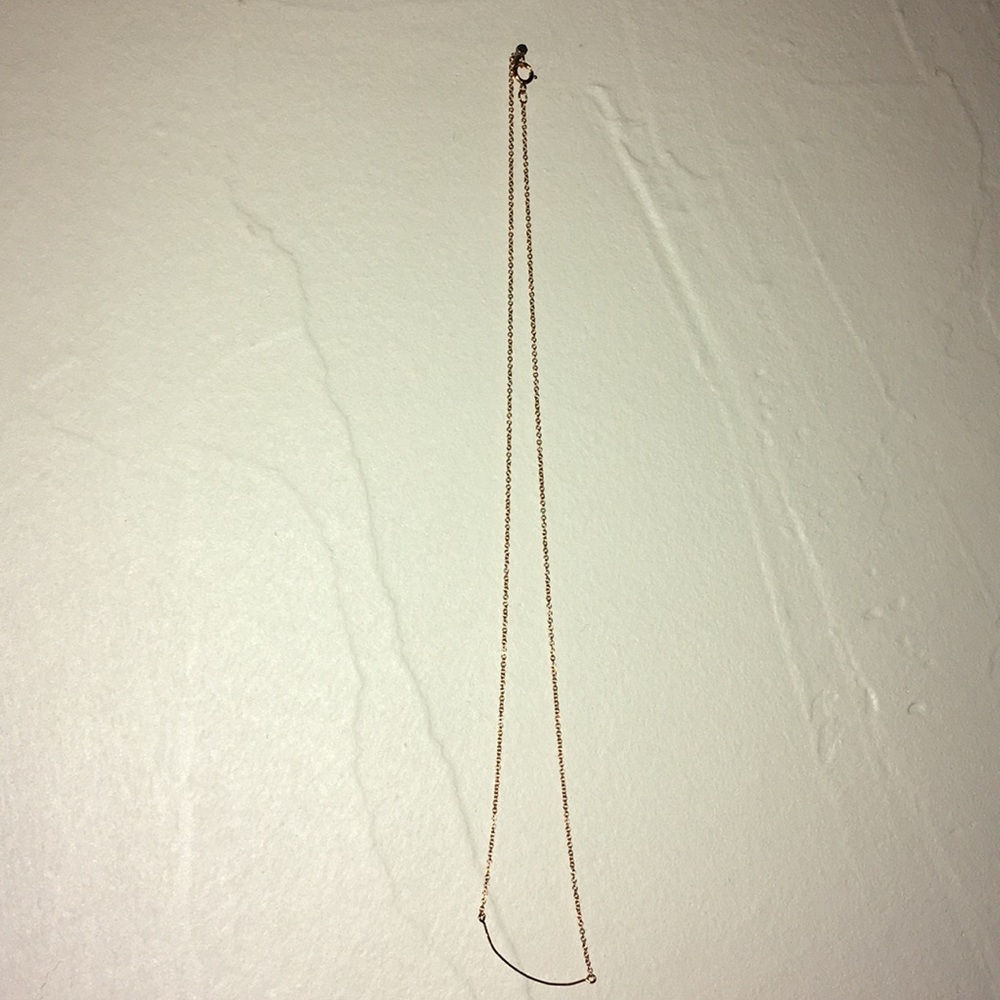 Rose gold necklace with accent
